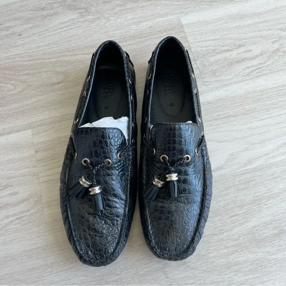 Zara Men\'s Glossy Black Croc-Embossed Oxfords Zara Men Black leather shoes with a glossy finish 5410/002  main image 2